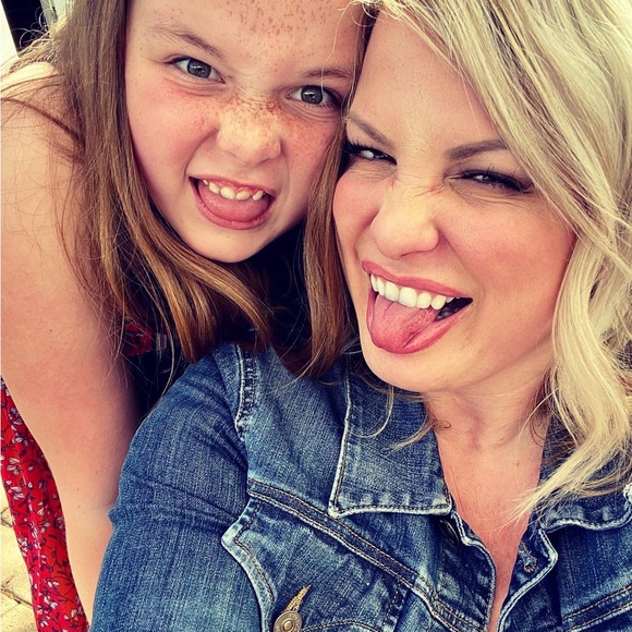 Meet your Posher, Amy - Picture 3 of 3